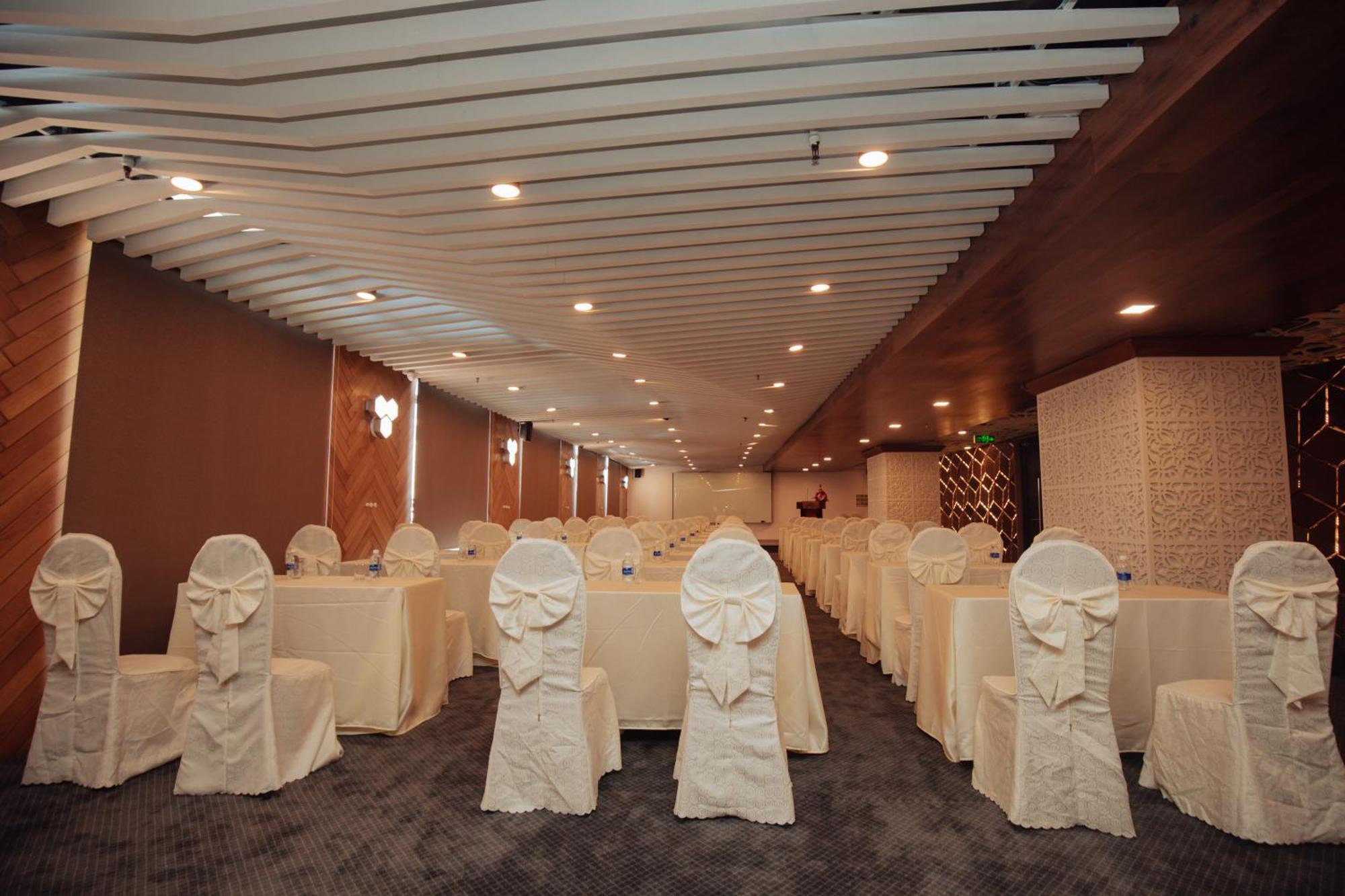 Danaciti Hotel Da Nang Buitenkant foto