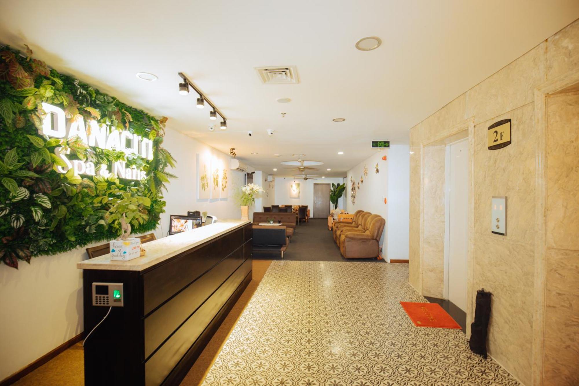 Danaciti Hotel Da Nang Buitenkant foto