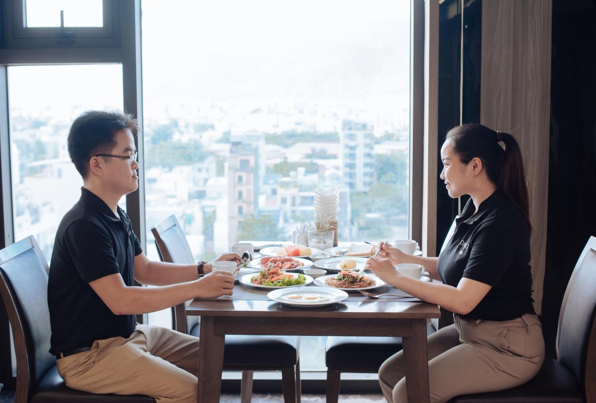 Danaciti Hotel Da Nang Buitenkant foto