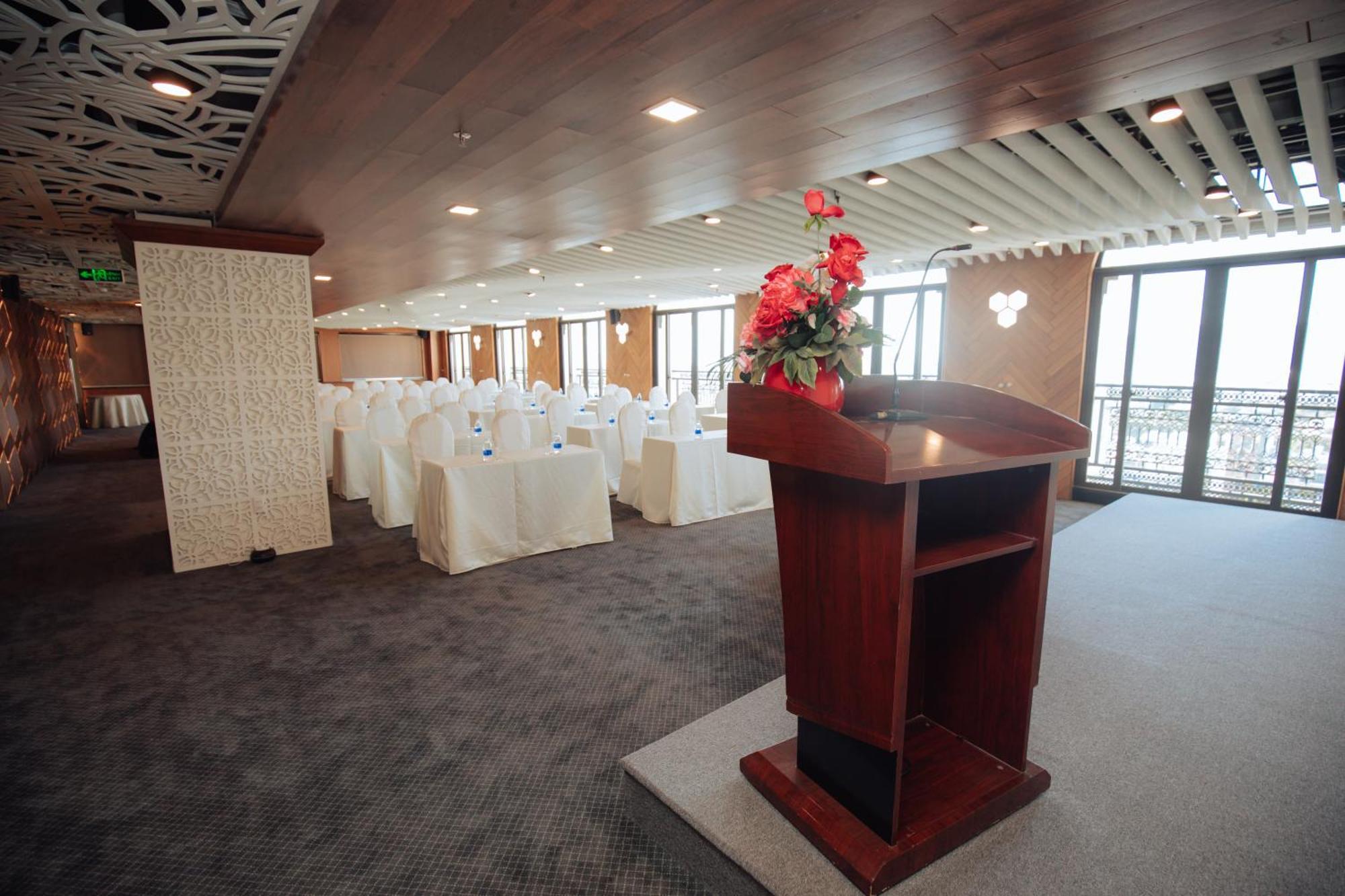 Danaciti Hotel Da Nang Buitenkant foto