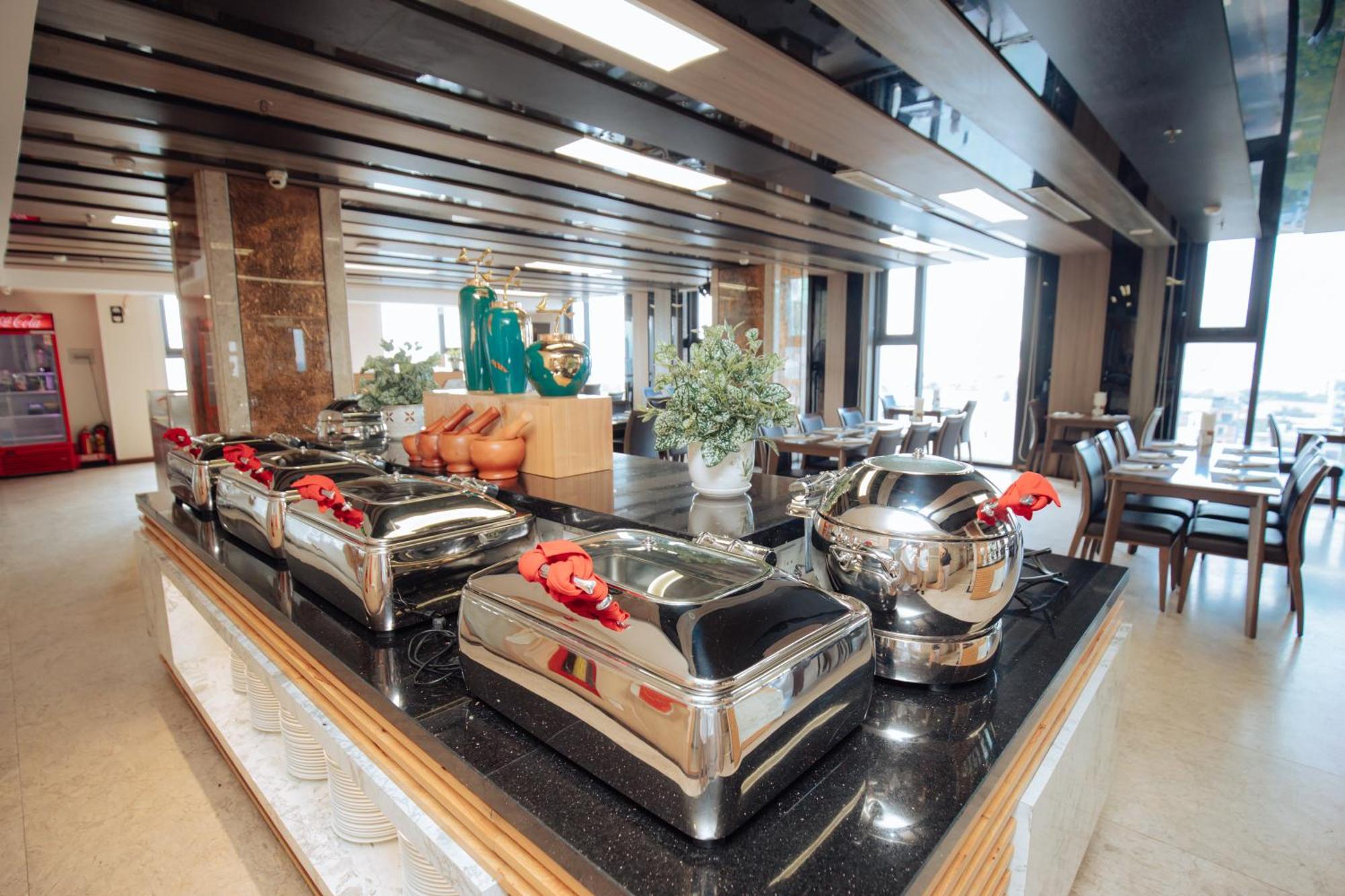 Danaciti Hotel Da Nang Buitenkant foto