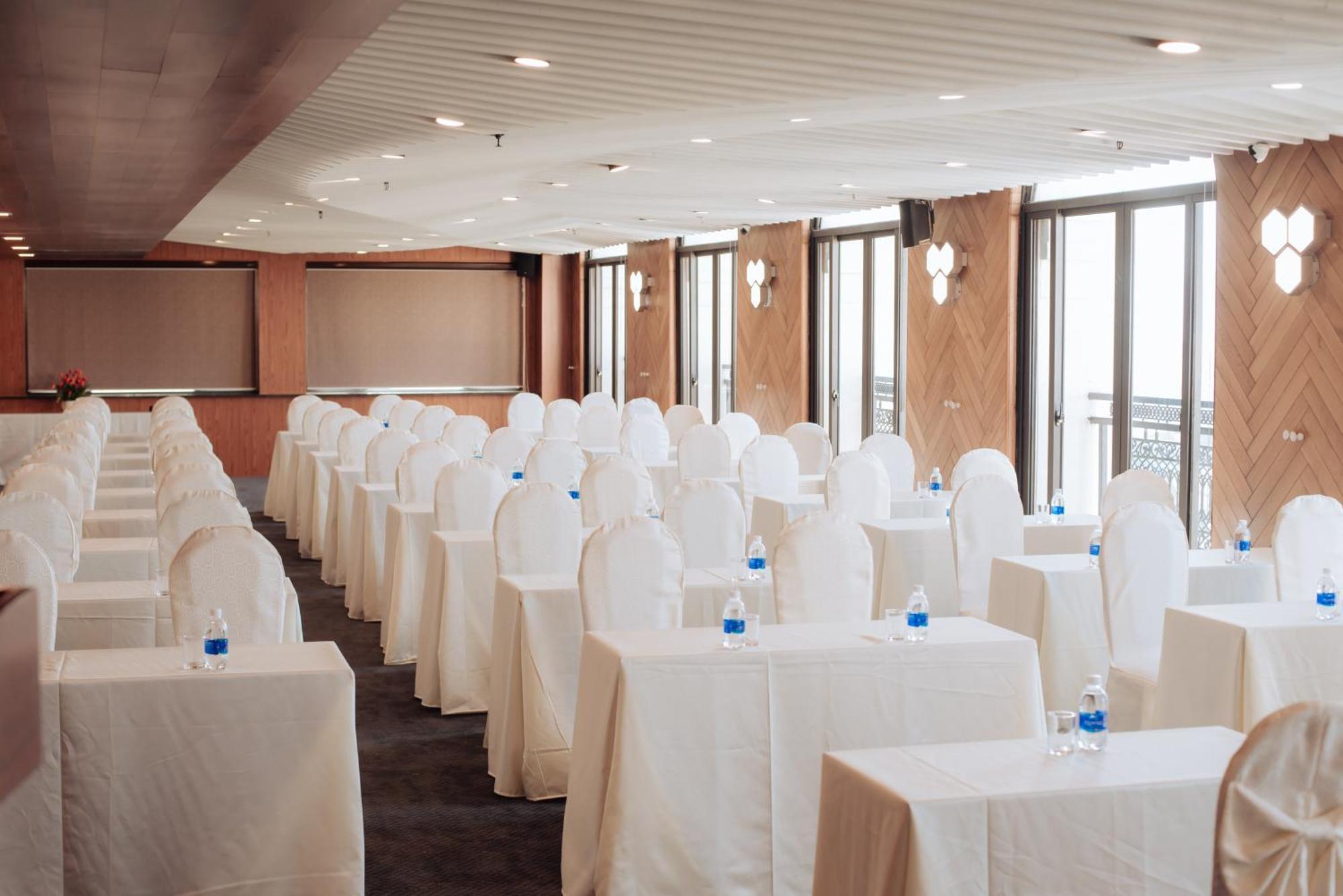 Danaciti Hotel Da Nang Buitenkant foto