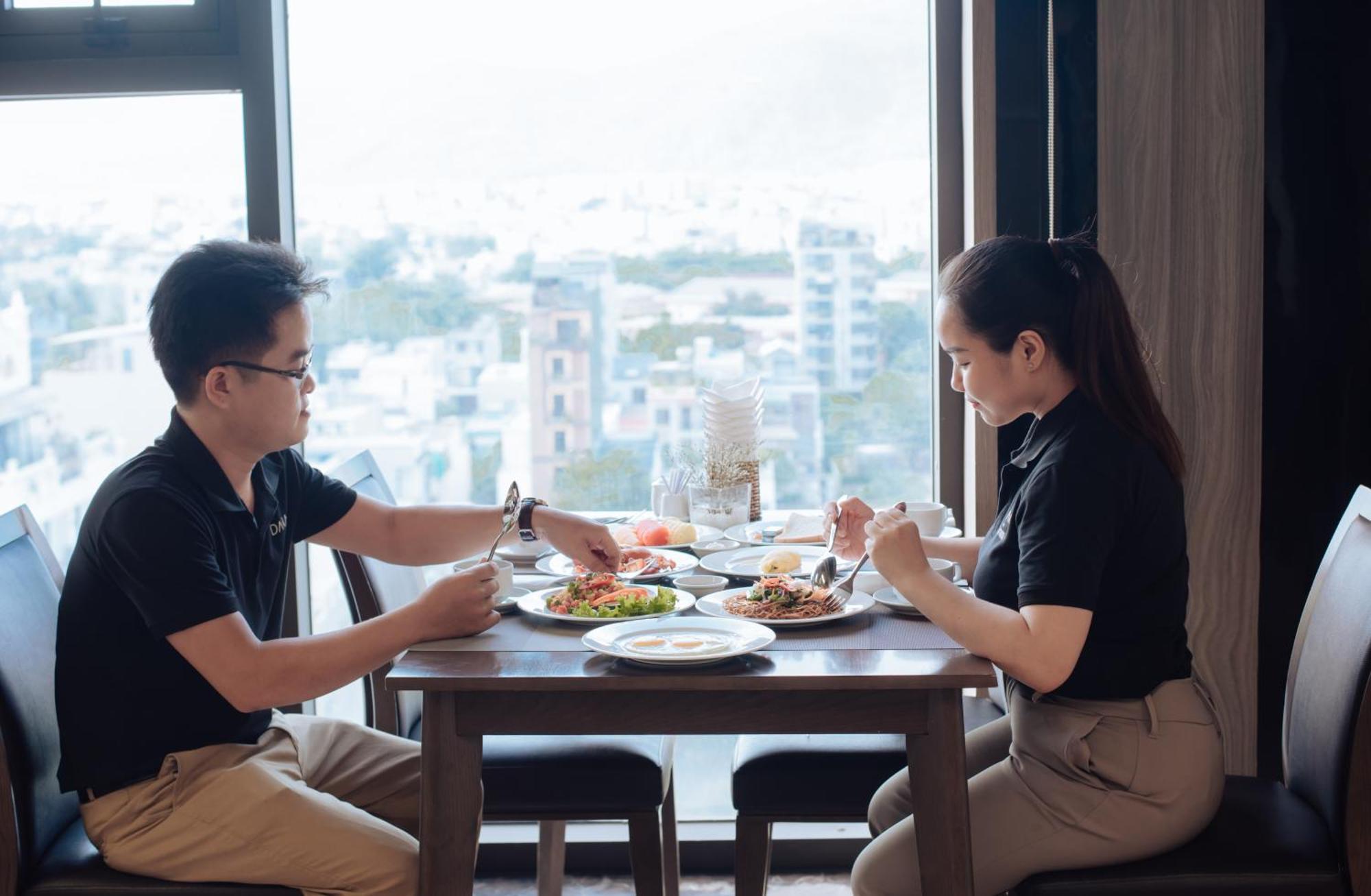 Danaciti Hotel Da Nang Buitenkant foto