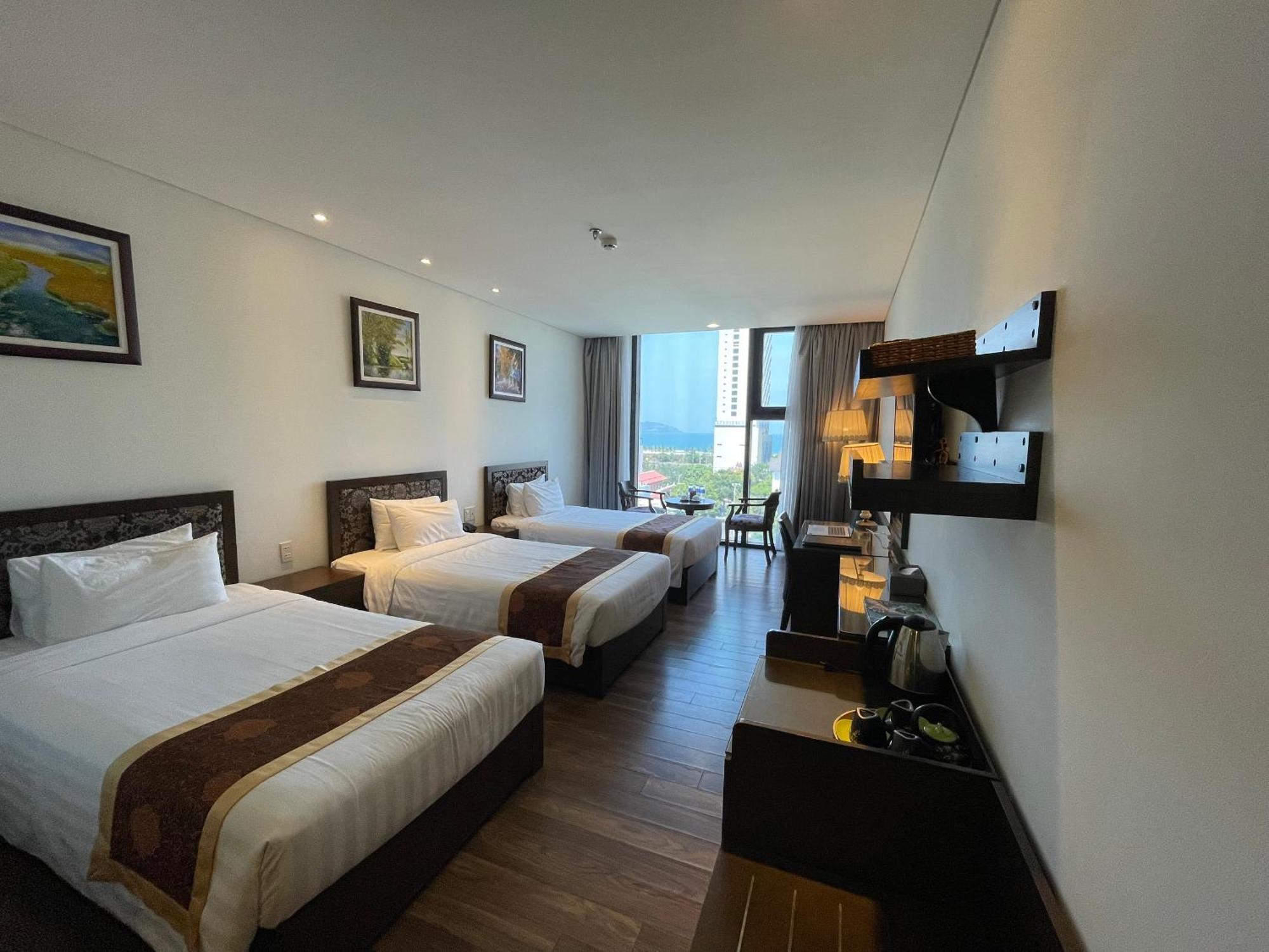 Danaciti Hotel Da Nang Buitenkant foto