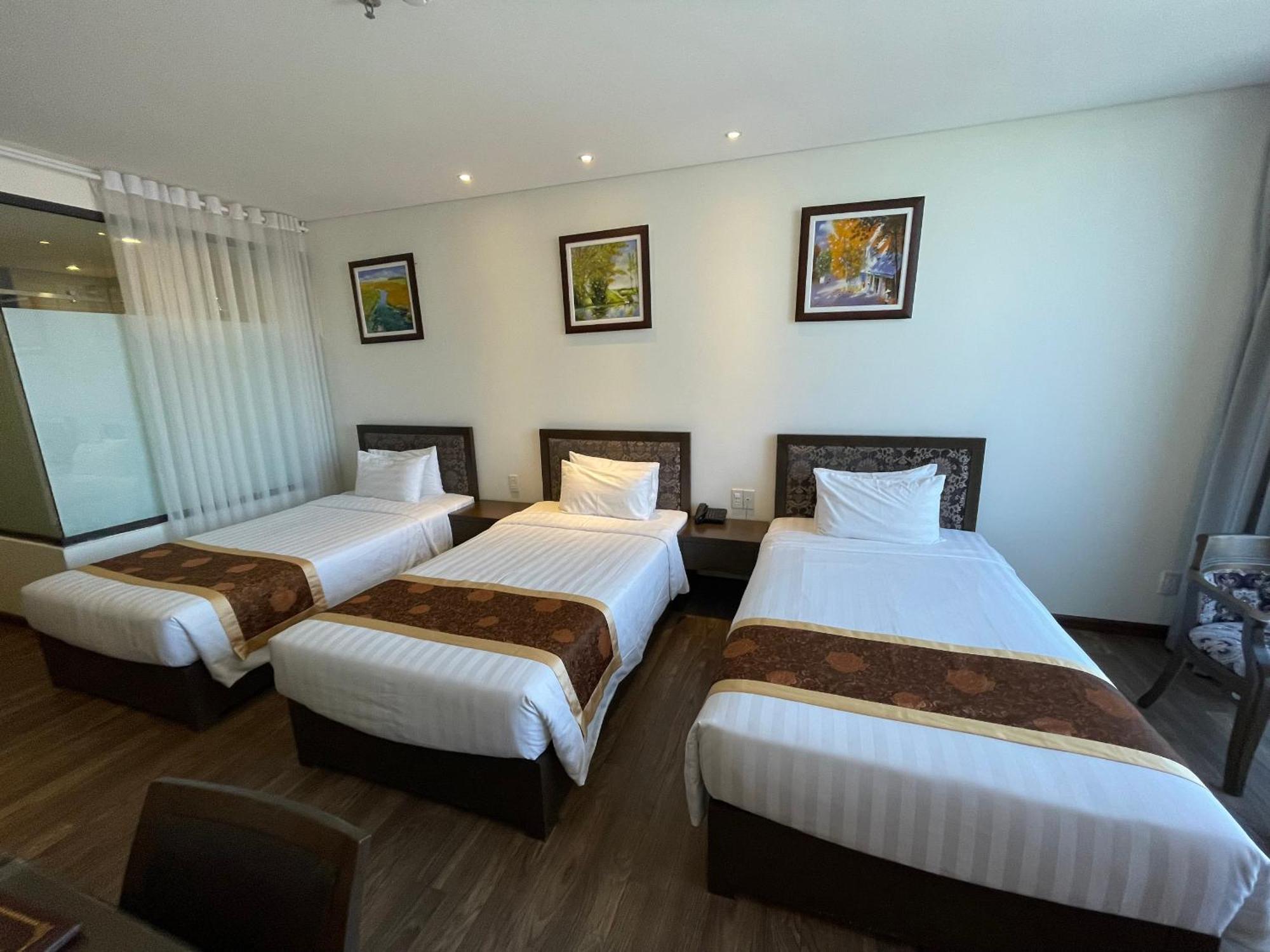 Danaciti Hotel Da Nang Buitenkant foto